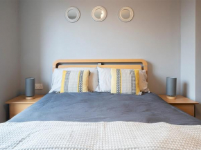 Pass the Keys Lovely 2 BR Apt at Ormeau Park with Free Parking